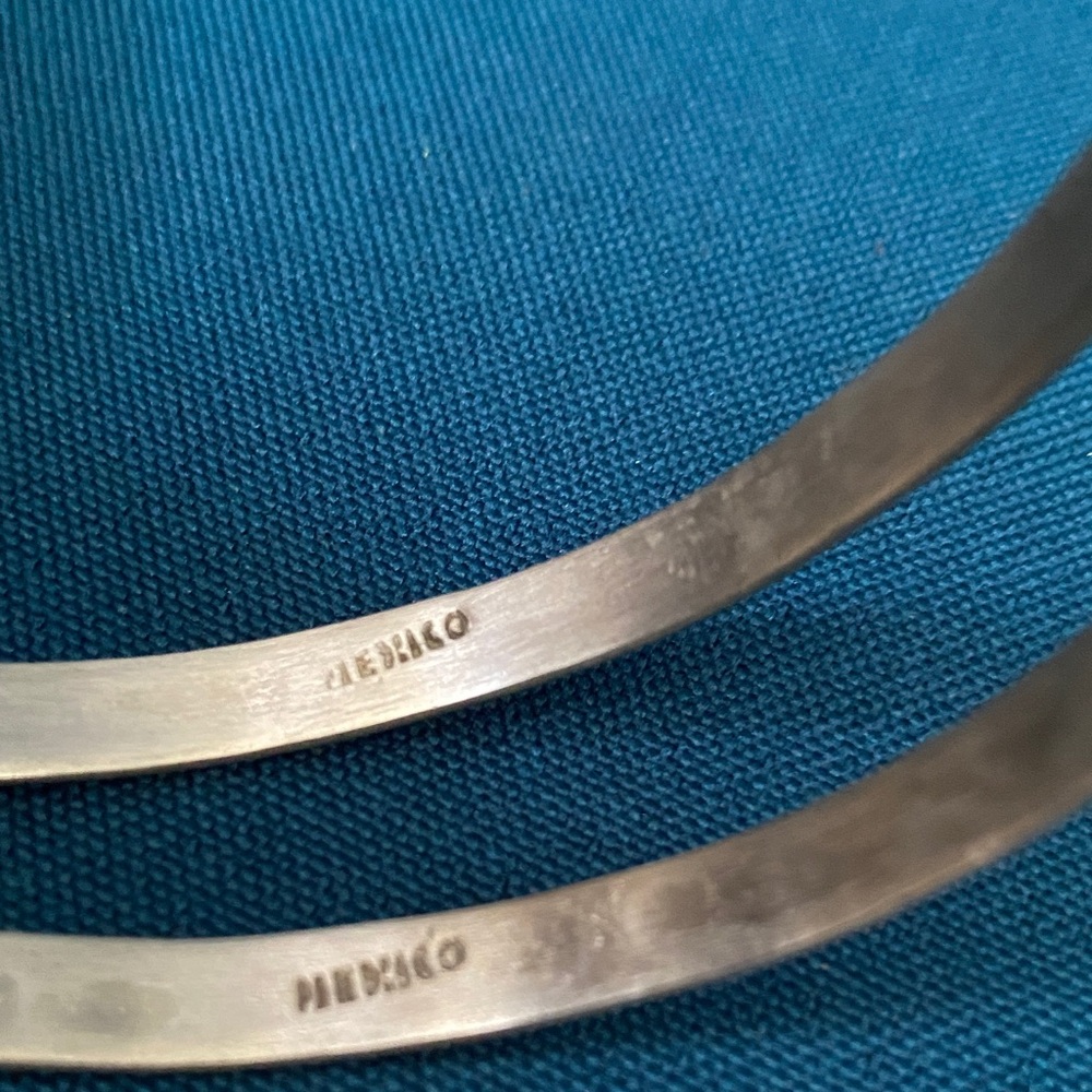 Vintage Mexican Silver tone Metal Bangle Set - Picture 2 of 7